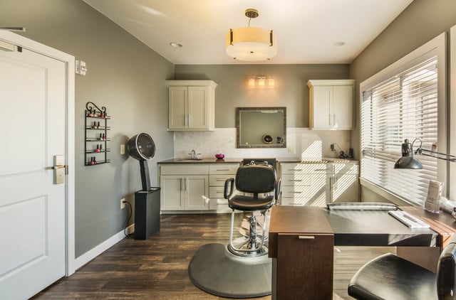 Beauty_Parlor_Barber_Shop