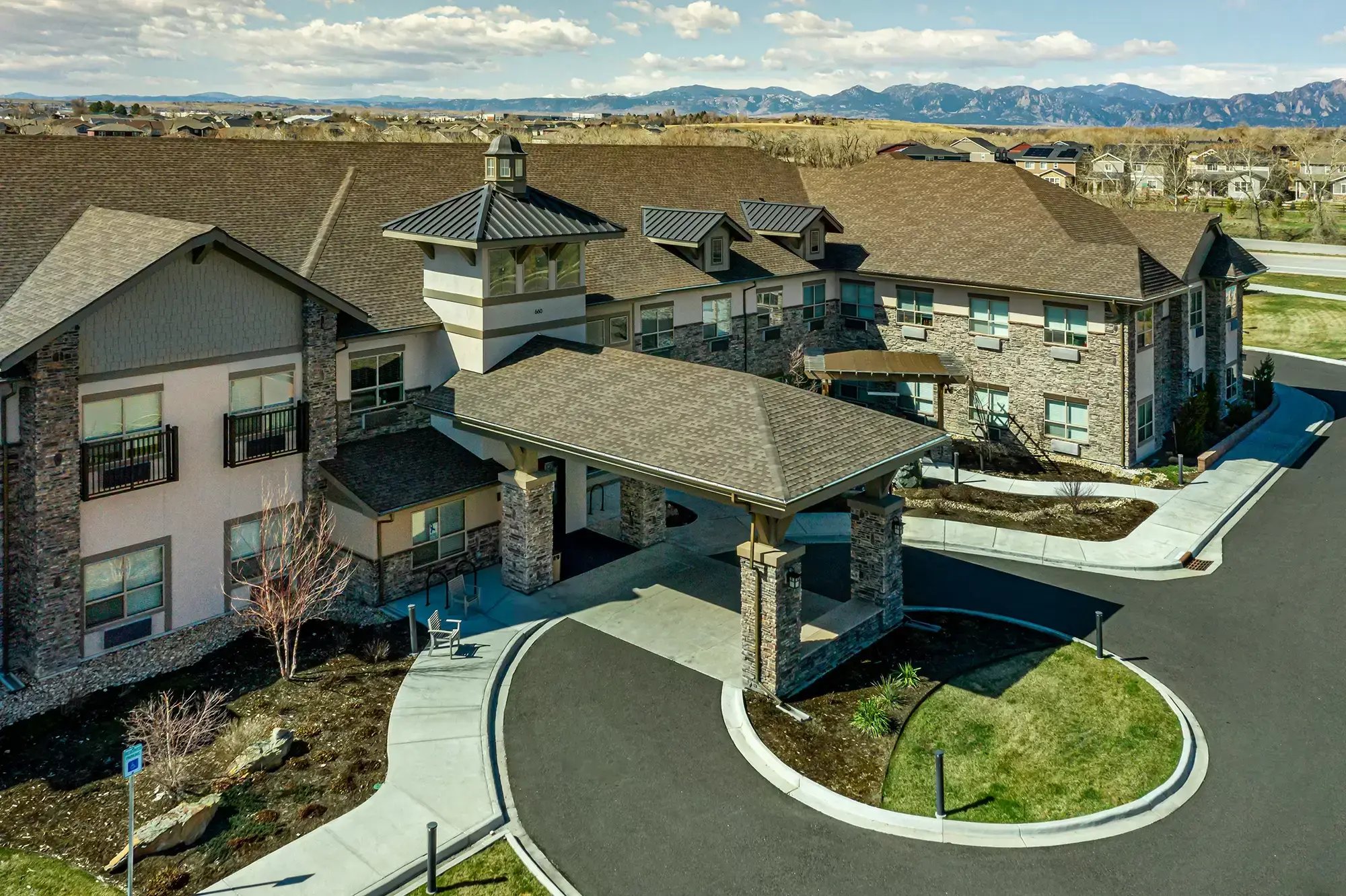 Peaks_at_Old_Laramie_Trail_Front_Exterior