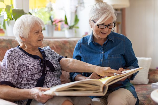 5 Signs Your Parent Needs Memory Care